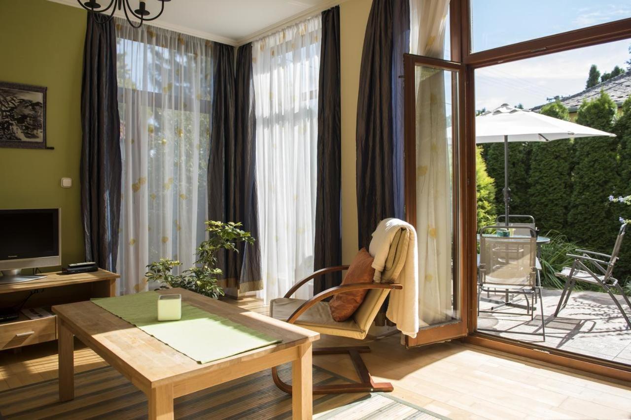 Feng Shui Wellness Apartmanhaz ヘーヴィーズ エクステリア 写真