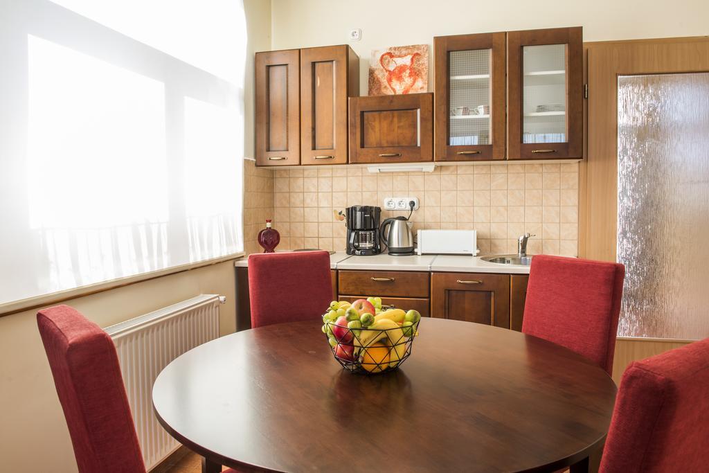 Feng Shui Wellness Apartmanhaz ヘーヴィーズ エクステリア 写真