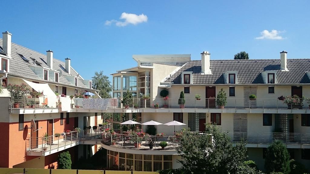 Feng Shui Wellness Apartmanhaz ヘーヴィーズ エクステリア 写真
