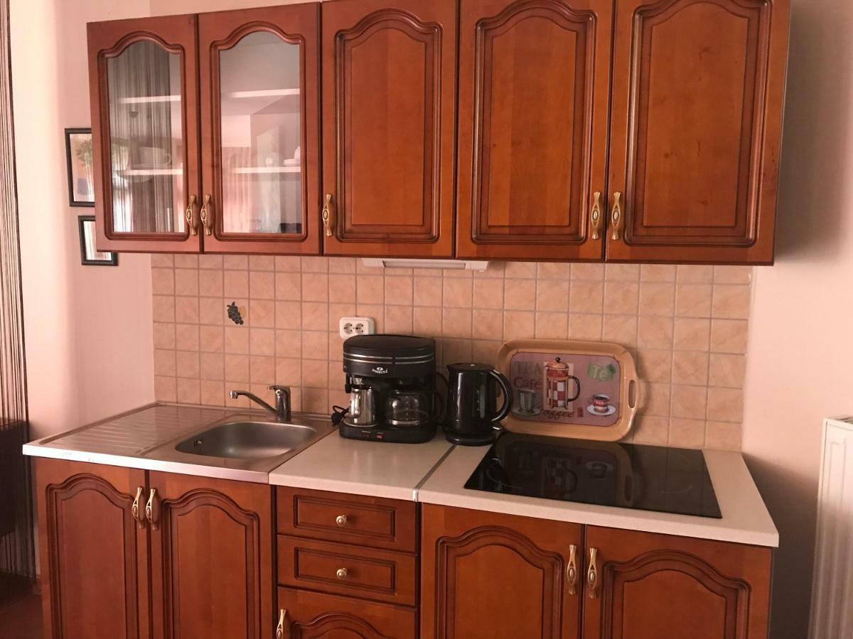 Feng Shui Wellness Apartmanhaz ヘーヴィーズ エクステリア 写真
