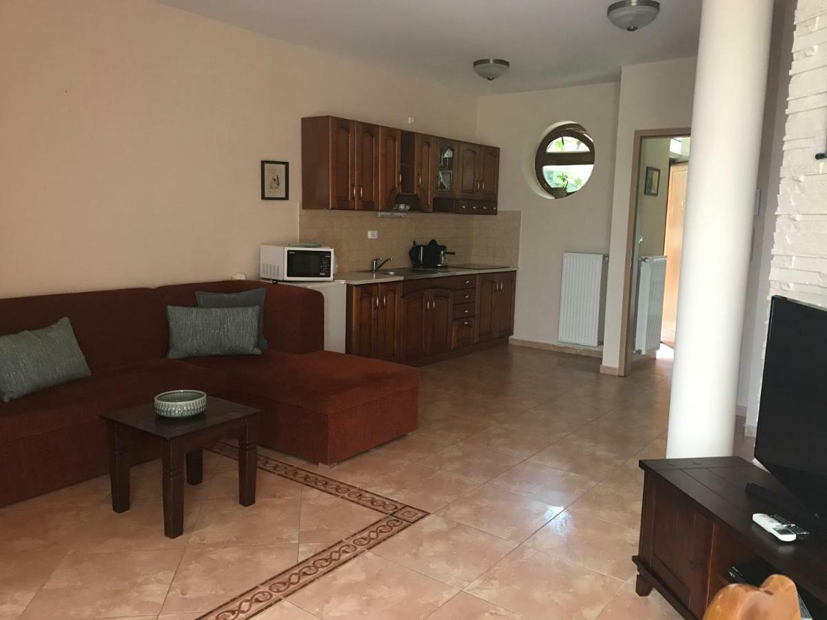 Feng Shui Wellness Apartmanhaz ヘーヴィーズ エクステリア 写真