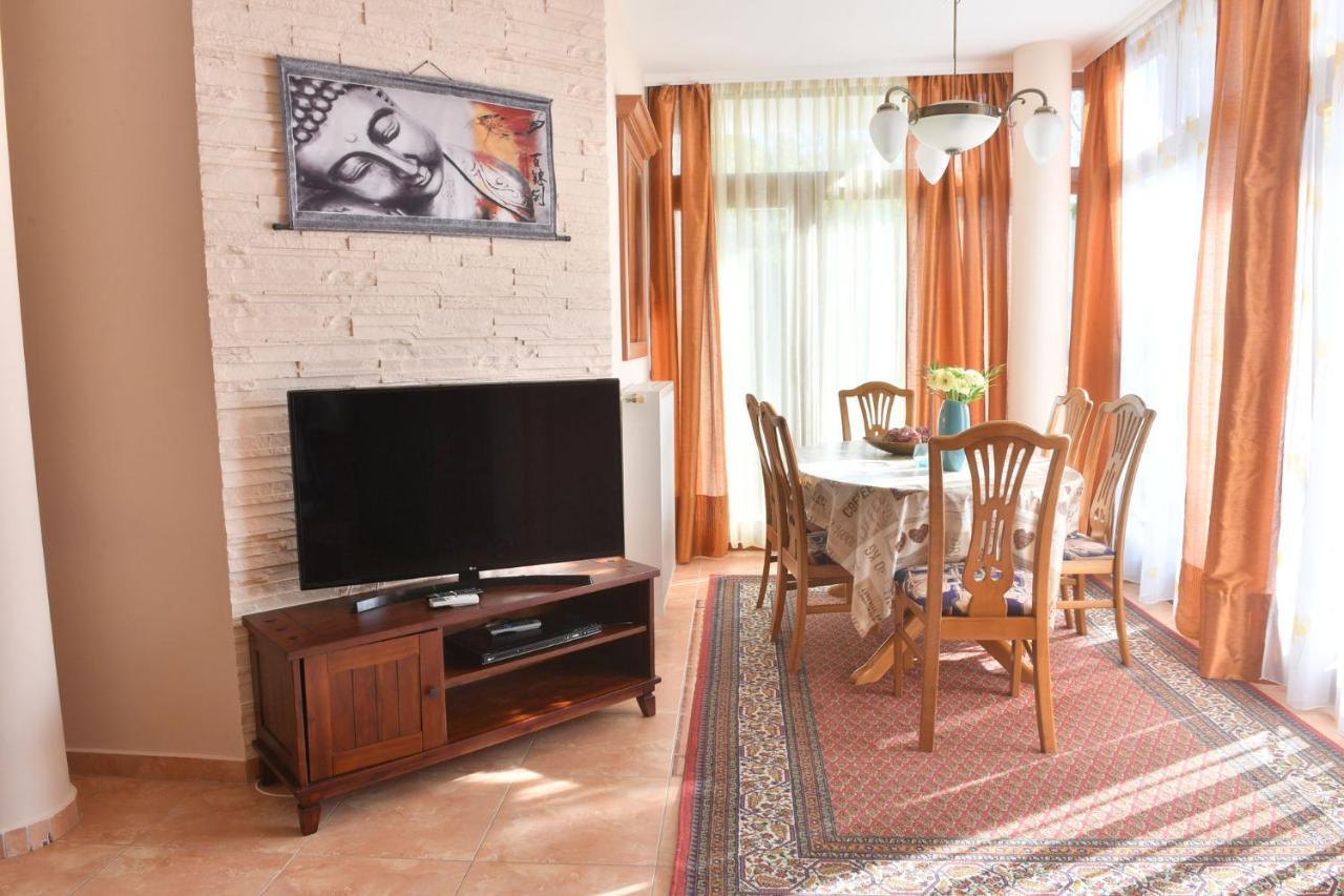 Feng Shui Wellness Apartmanhaz ヘーヴィーズ エクステリア 写真